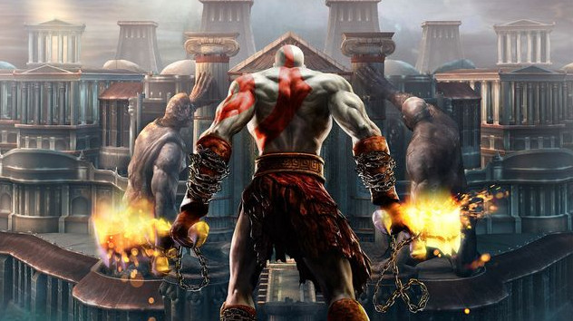 La schiena muscolosa di Kratos. Tiene in mano due spade fiammeggianti e guarda in basso un grande edificio con molte colonne greche.