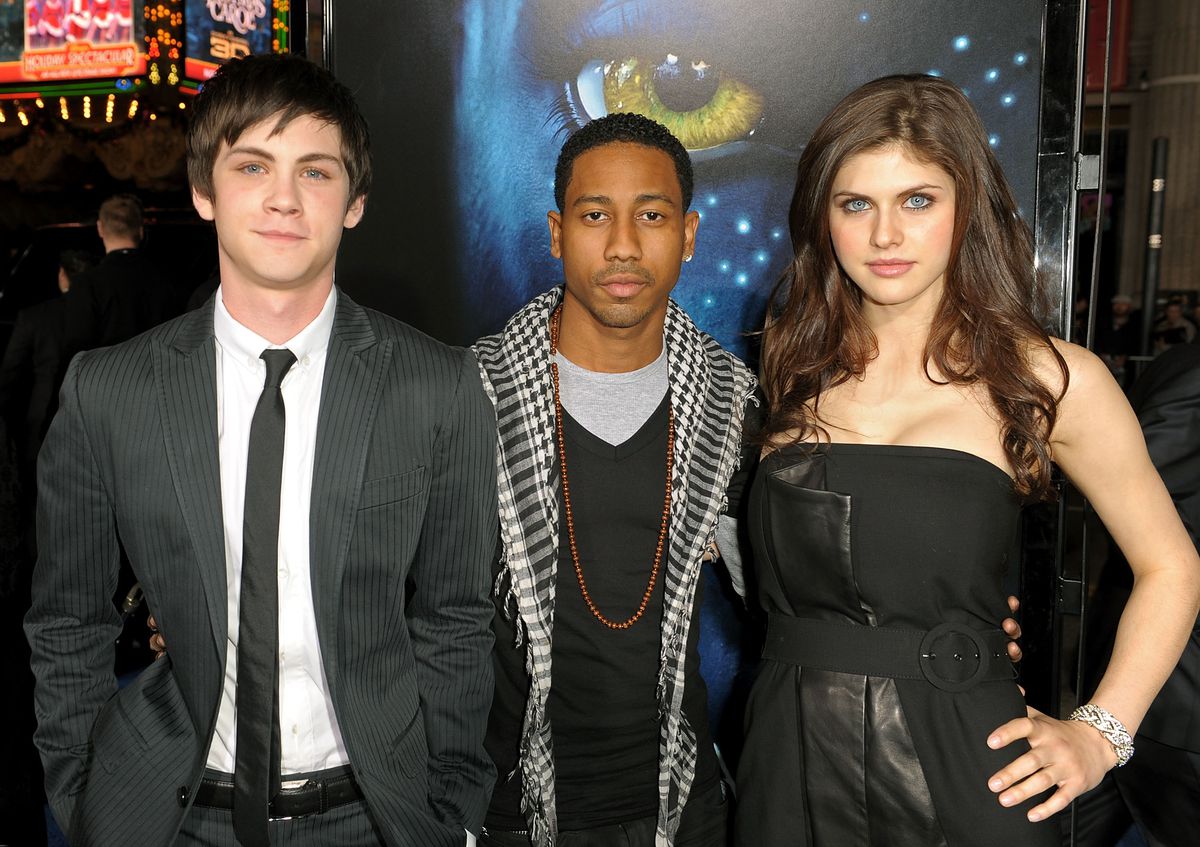 Gli attori Logan Lerman, Brandon T. Jackson e Alexandra Daddario non sorridono alla premiere di Avatar