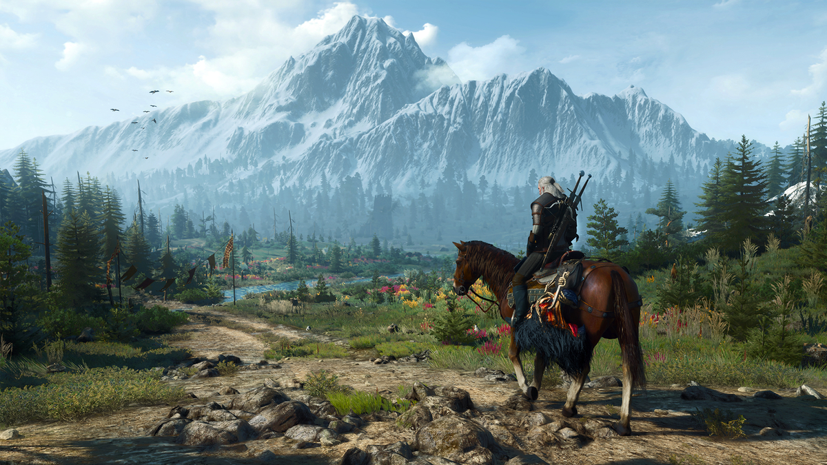 Geralt di Rivia, sul suo cavallo Roach, osserva le terre selvagge del Continente nell'aggiornamento di nuova generazione di The Witcher 3: Wild Hunt