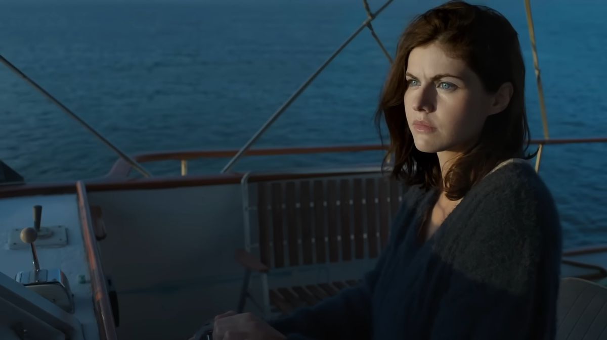 Alexandra Daddario guida un robot in Mayfair Witches, _non_ White Lotus.