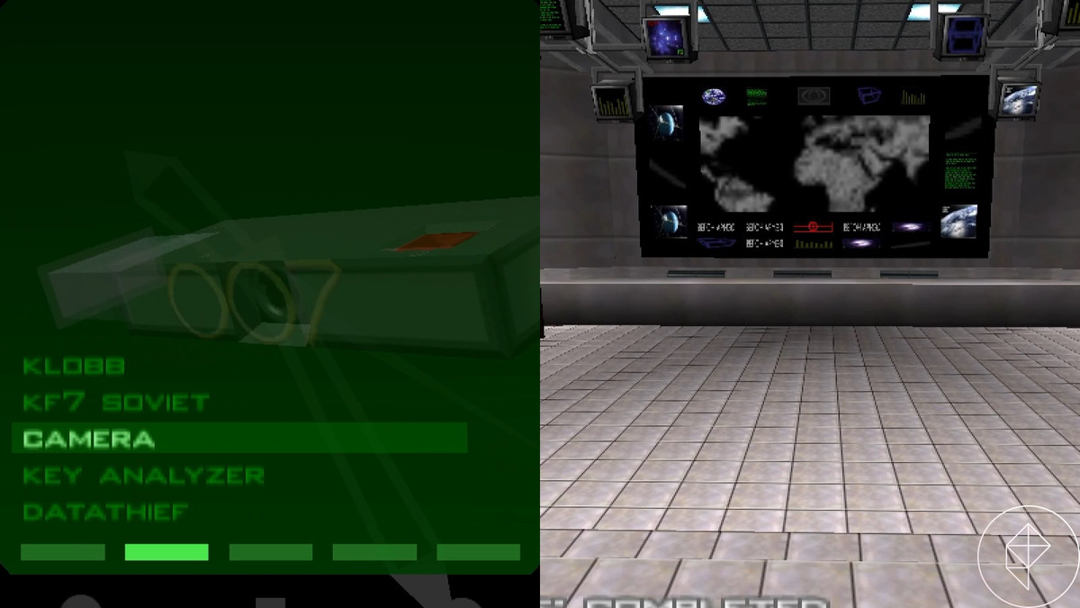 Fotocamera con sopra 007 (molto discreta) e un grande schermo che mostra una mappa del mondo.