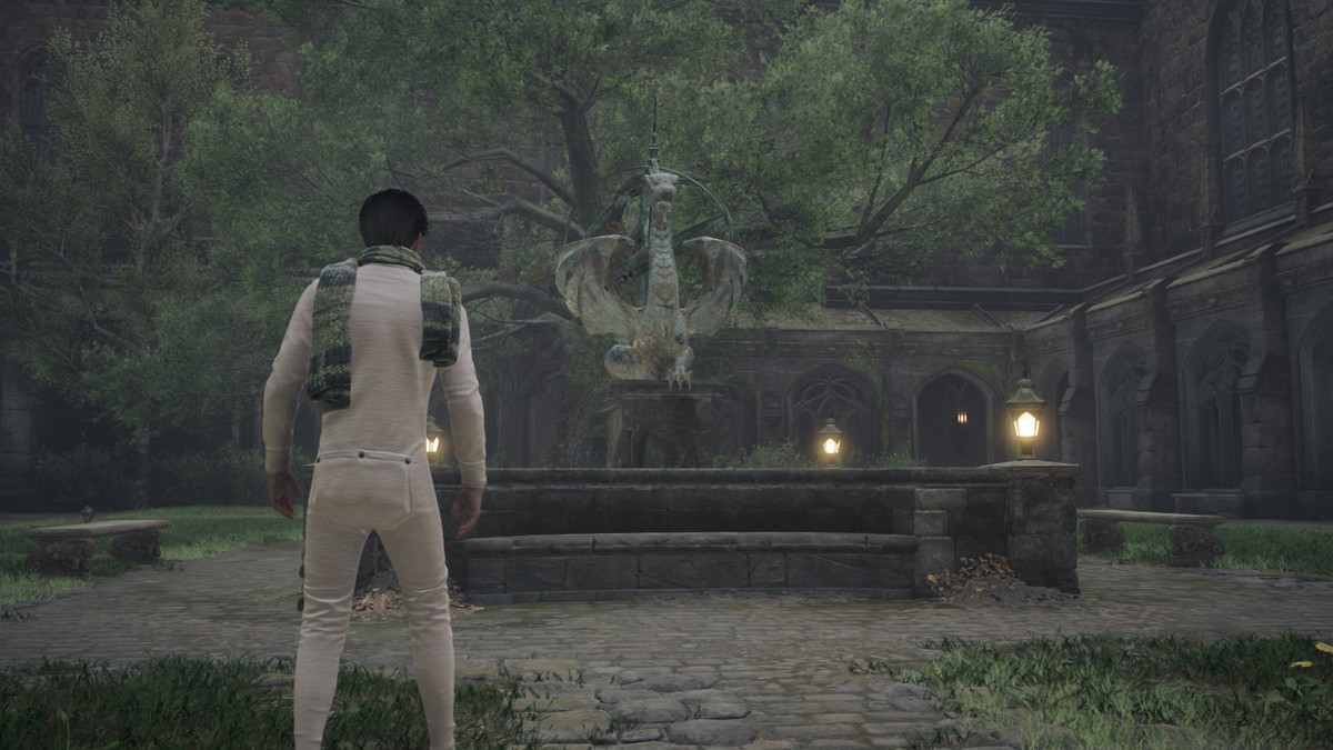 Fontana del Drago nel Cortile della Trasfigurazione nell'Eredità di Hogwarts