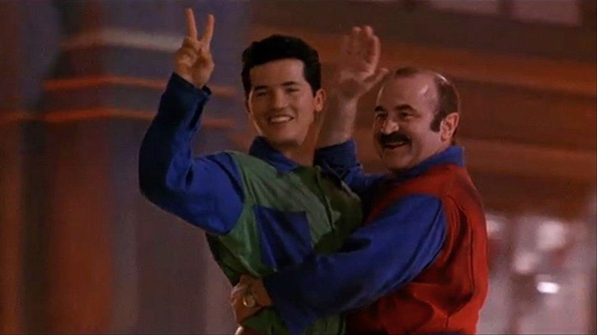 John Leguizamo e Luigi e Bob Hoskins nei panni di Mario