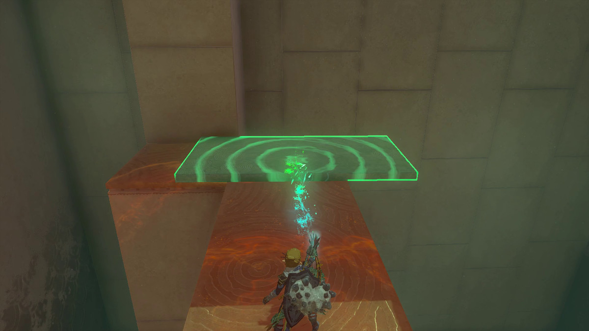Link posiziona con cura una lastra rettangolare sulla sporgenza di una passerella usando Ultrahand in Tears of the Kingdom