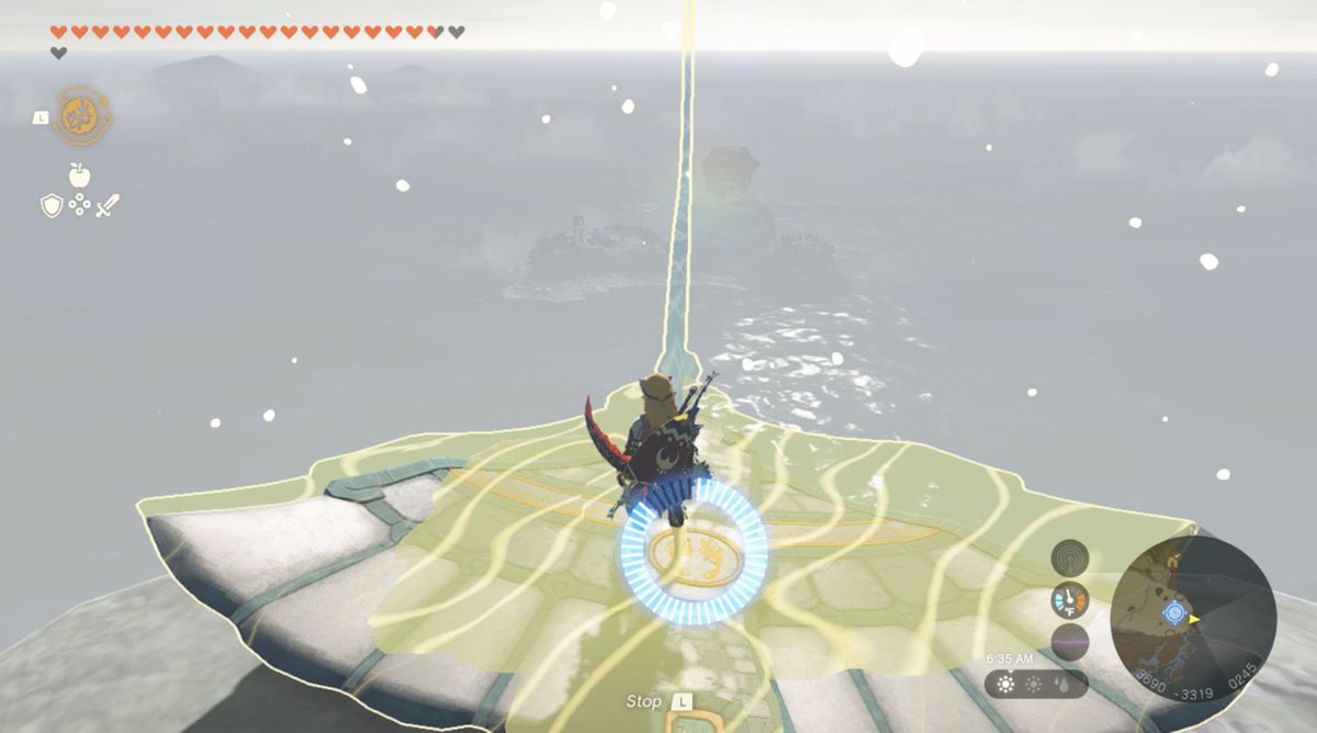 Link usa il richiamo per pilotare un'ala Zonai in Zelda: Tears of the Kingdom