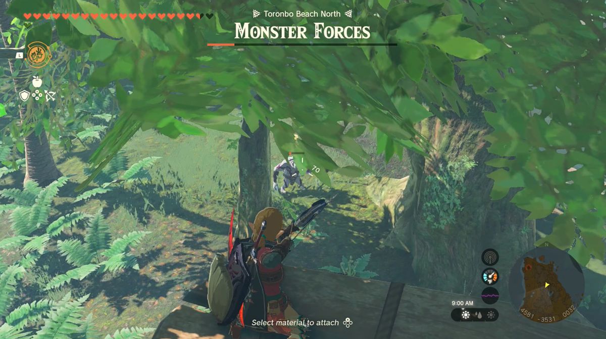 Link spara a un Bokoblin tra gli alberi in Zelda: Tears of the Kingdom