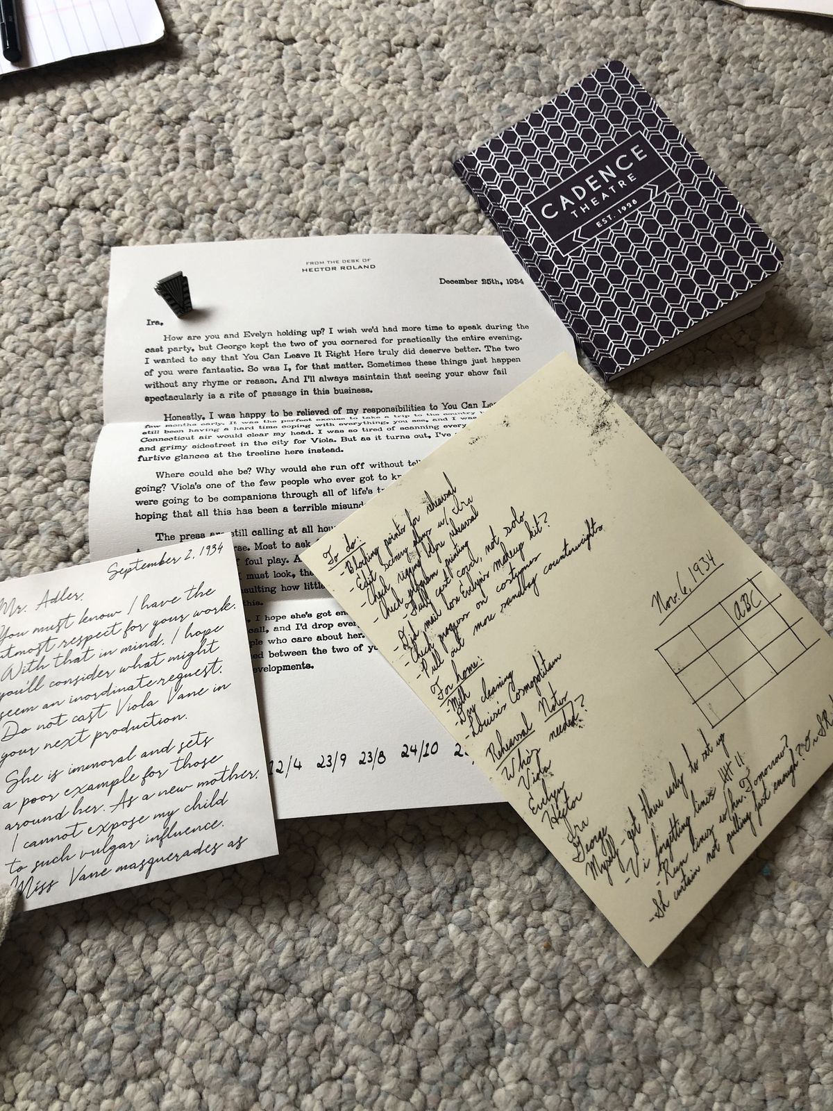 Un taccuino e una serie di lettere piene di indizi per il mistero dell'omicidio