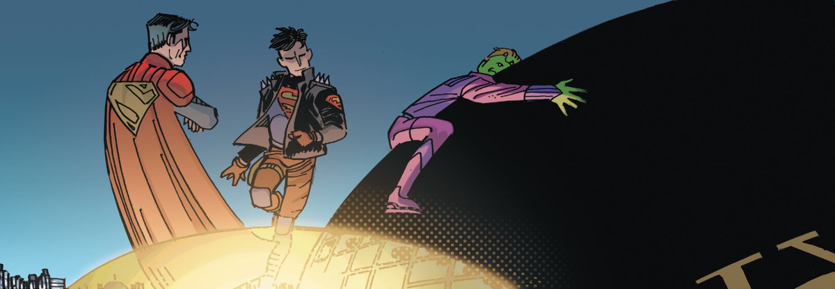 Conner Kent e Jon Kent mostrano a Braniac 5 il globo in cima all'edificio del Daily Planet. Lo abbraccia con tutto il corpo, in Action Comics # 1024, DC Comics (2020). 