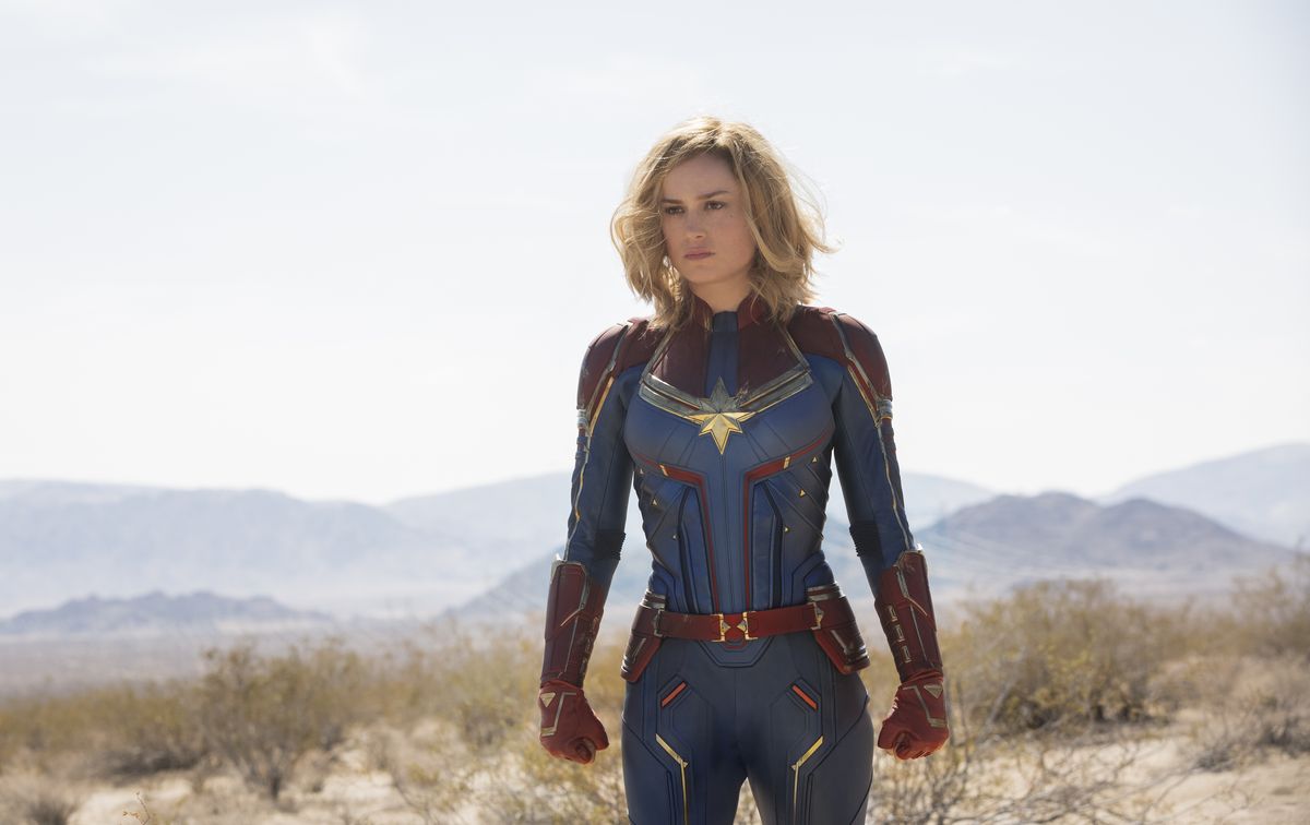 Captain Marvel (Brie Larson) nel deserto