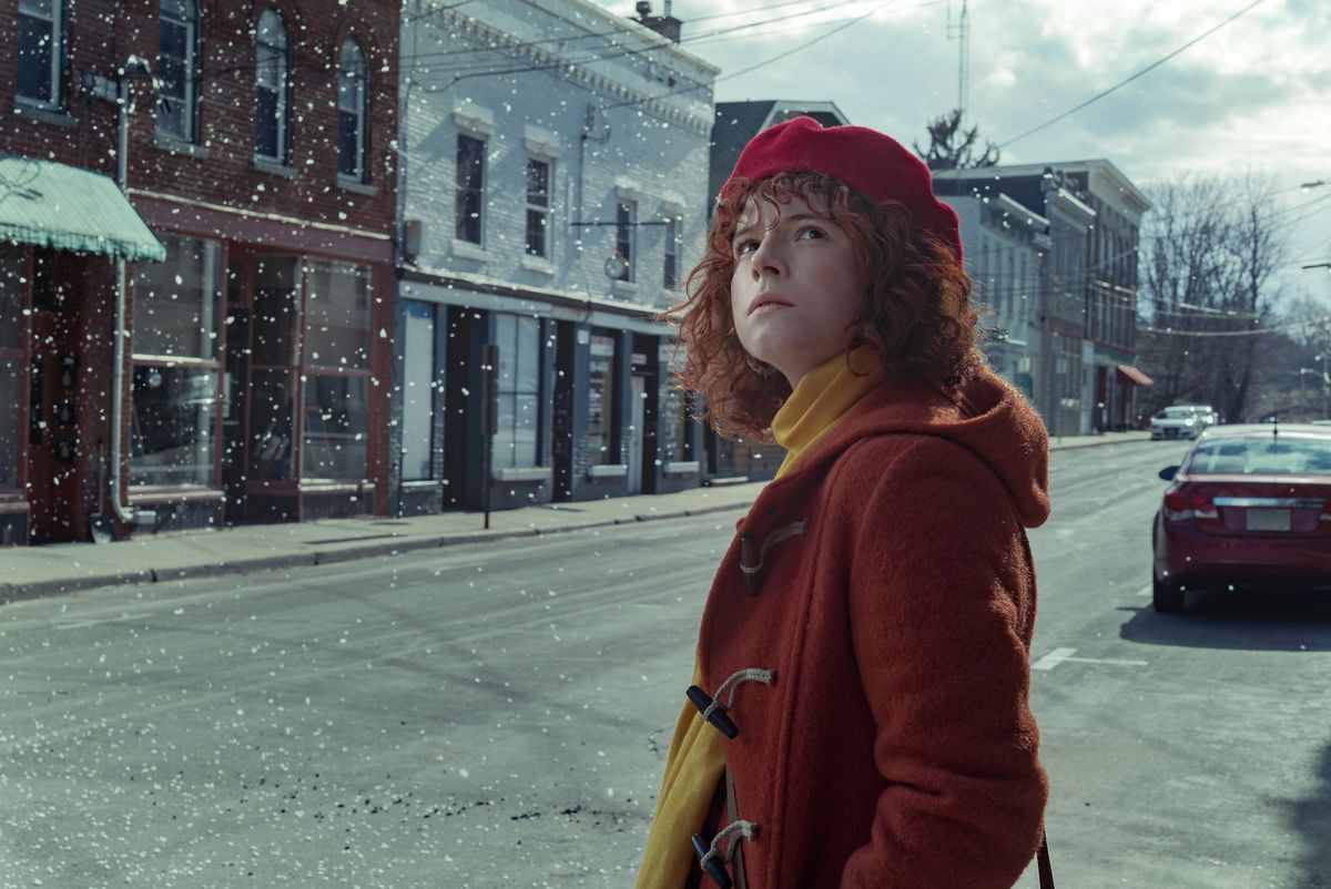 Jessie Buckley nei panni della giovane donna in I'm Thinking of Ending Things
