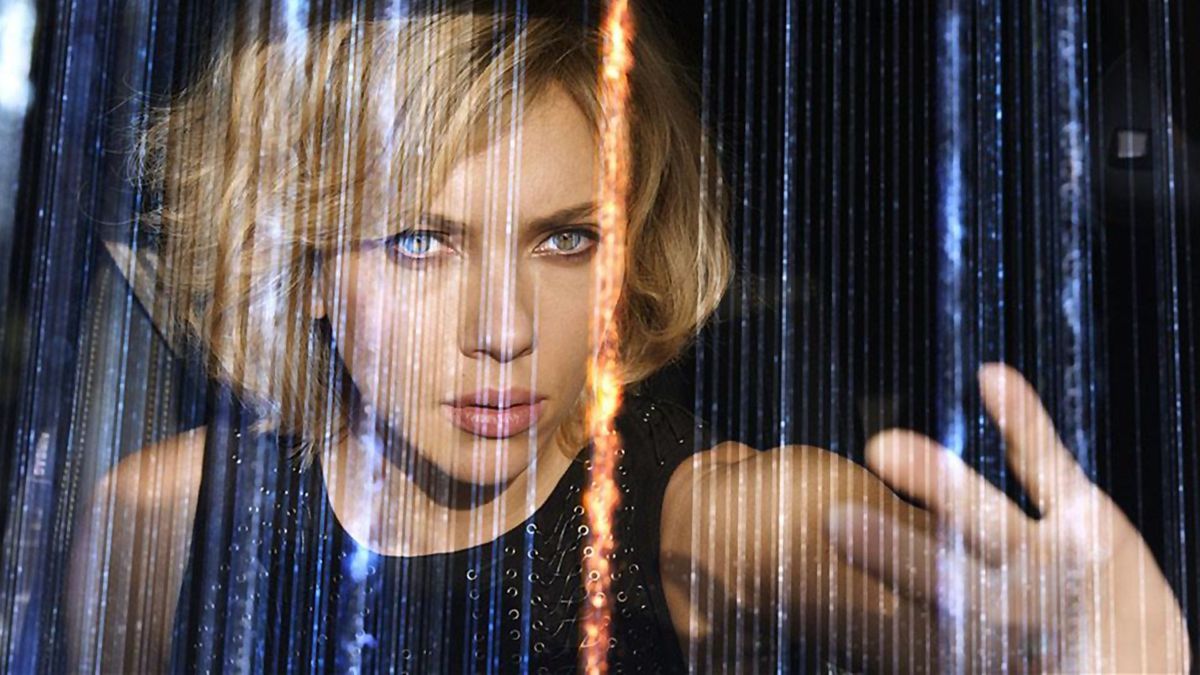 scarlett johansson touches the fibers of time in Lucy