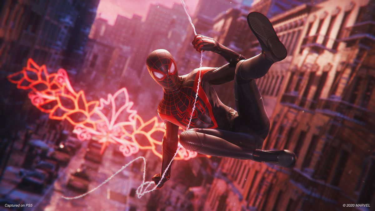 Spider-Man oscilla per le strade in Spider-Man: Miles Morales