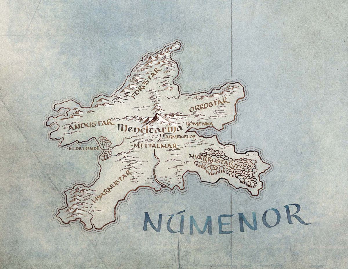 Una mappa dell'isola di Númenor da Il Signore degli Anelli: Gli anelli del potere.  È una regione montuosa a forma di stella con un'alta cima al centro. 