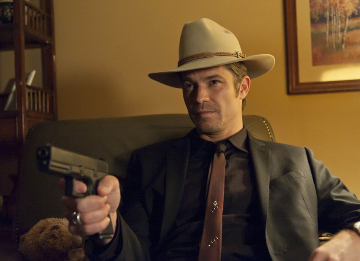 Timothy Olyphant nei panni del vice Raylan Givens in Justified