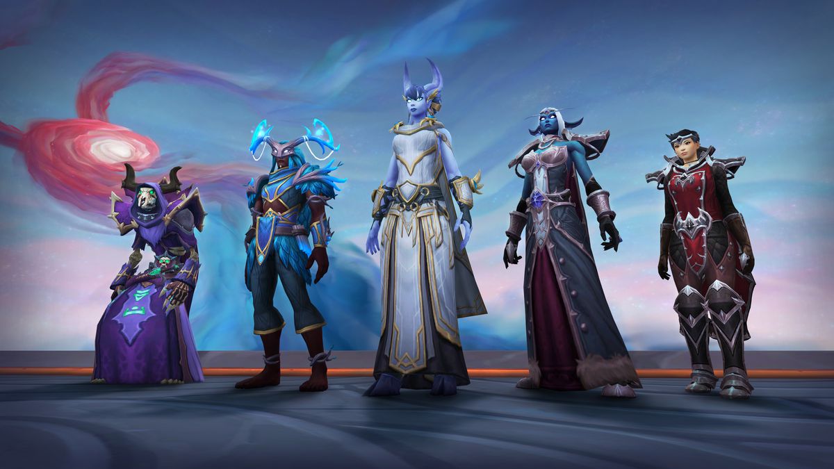 World of Warcraft: cinque giocatori si trovano a Oribos, ognuno dei quali indossa un set cosmetico di armature che rappresenta le fazioni di Shadowlands.
