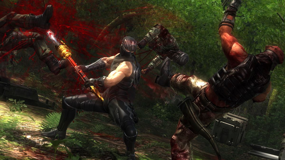 Ryu attacca i soldati in uno screenshot di Ninja Gaiden 3: Razor's Edge
