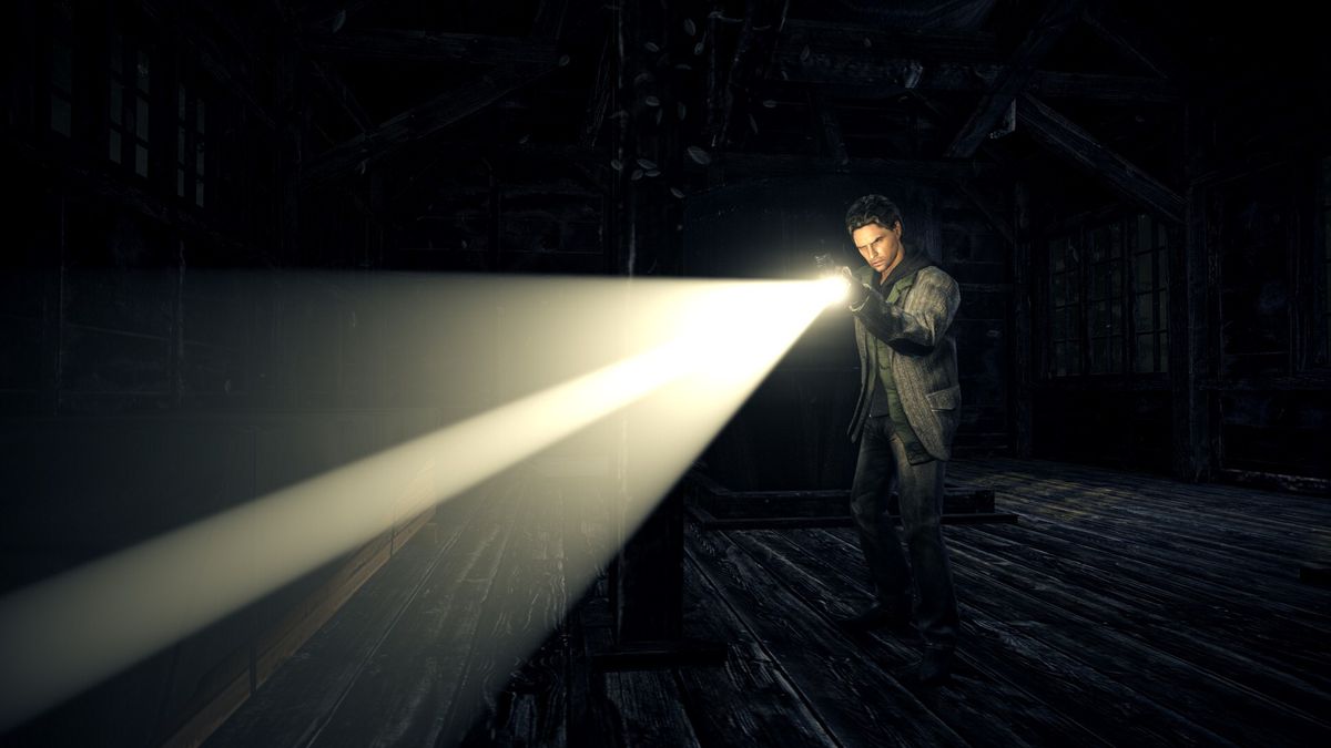 Alan Wake - Alan shining a flashlight