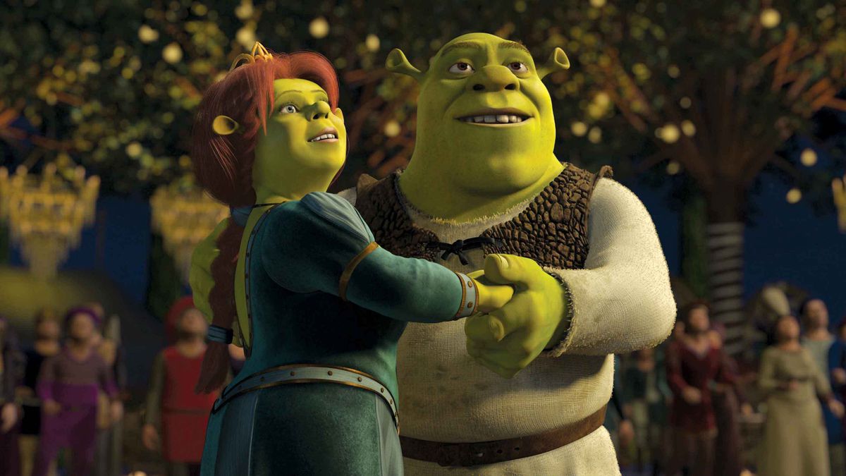 Shrek si tiene per mano con sua moglie Fiona in Shrek 2
