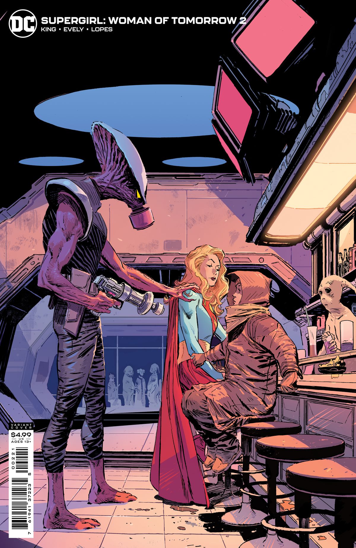 Supergirl viene avvicinata da un alieno con una pistola in un bar alieno sulla copertina di Supergirl: Woman of Tomorrow # 2, DC Comics (2021). 