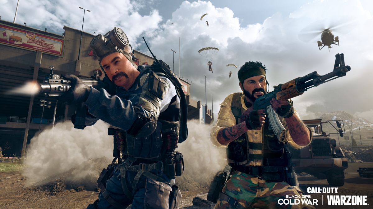 I giocatori di Call of Duty: Warzone si combattono a vicenda con armi da guerra fredda su Verdansk '84