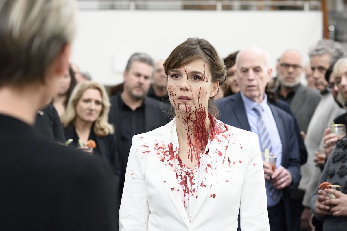 Katja Herbers as Femke Boot covered in blood in The Columnist