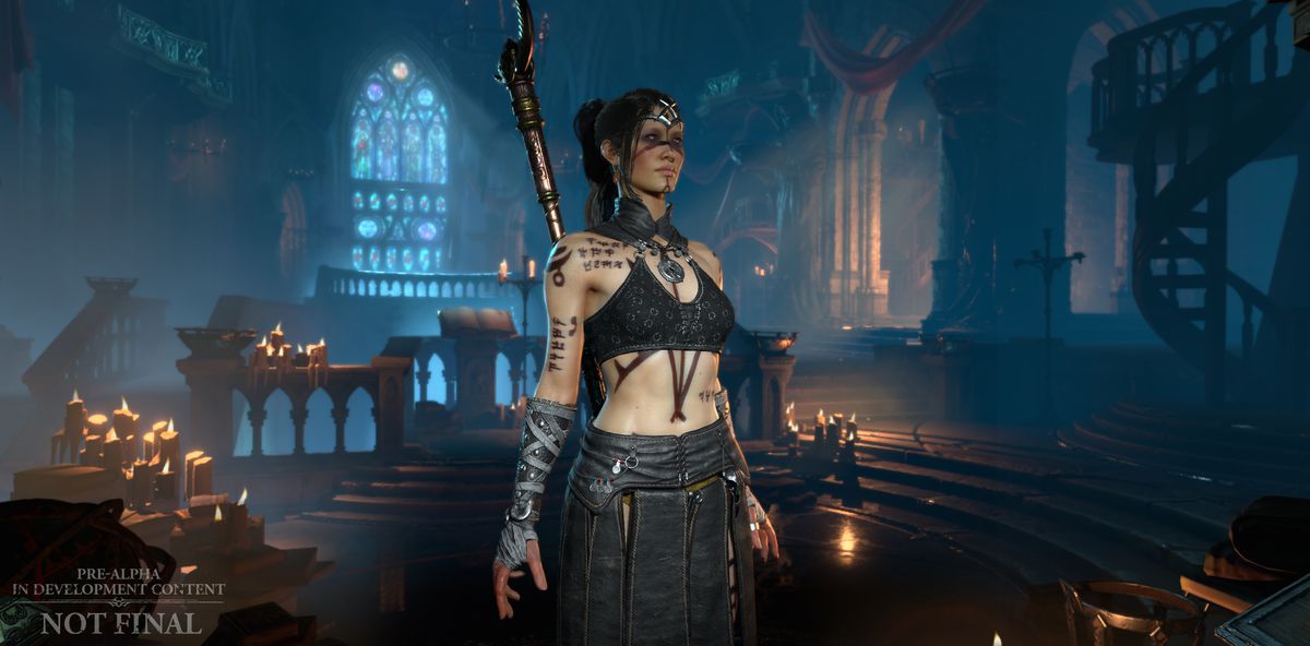 Uno scatto della Maga in una chiesa in Diablo 4