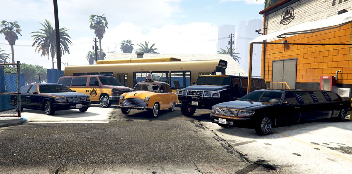 Grand Theft Auto Online: una serie di veicoli in Grand Theft Auto Online sono allineati in un parcheggio, ognuno decorato con una livrea personalizzata per una compagnia di taxi per giochi di ruolo.