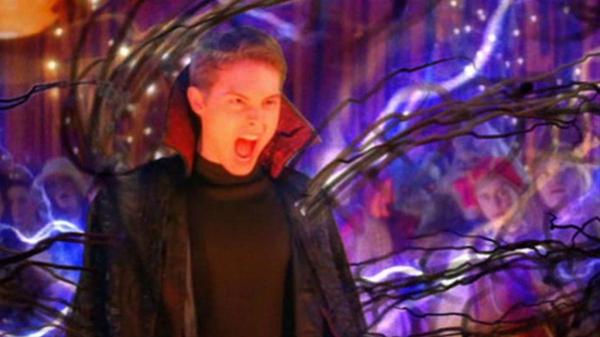 Daniel Kountz nel ruolo di Kal in Halloweentown II: Kalabar's Revenge.