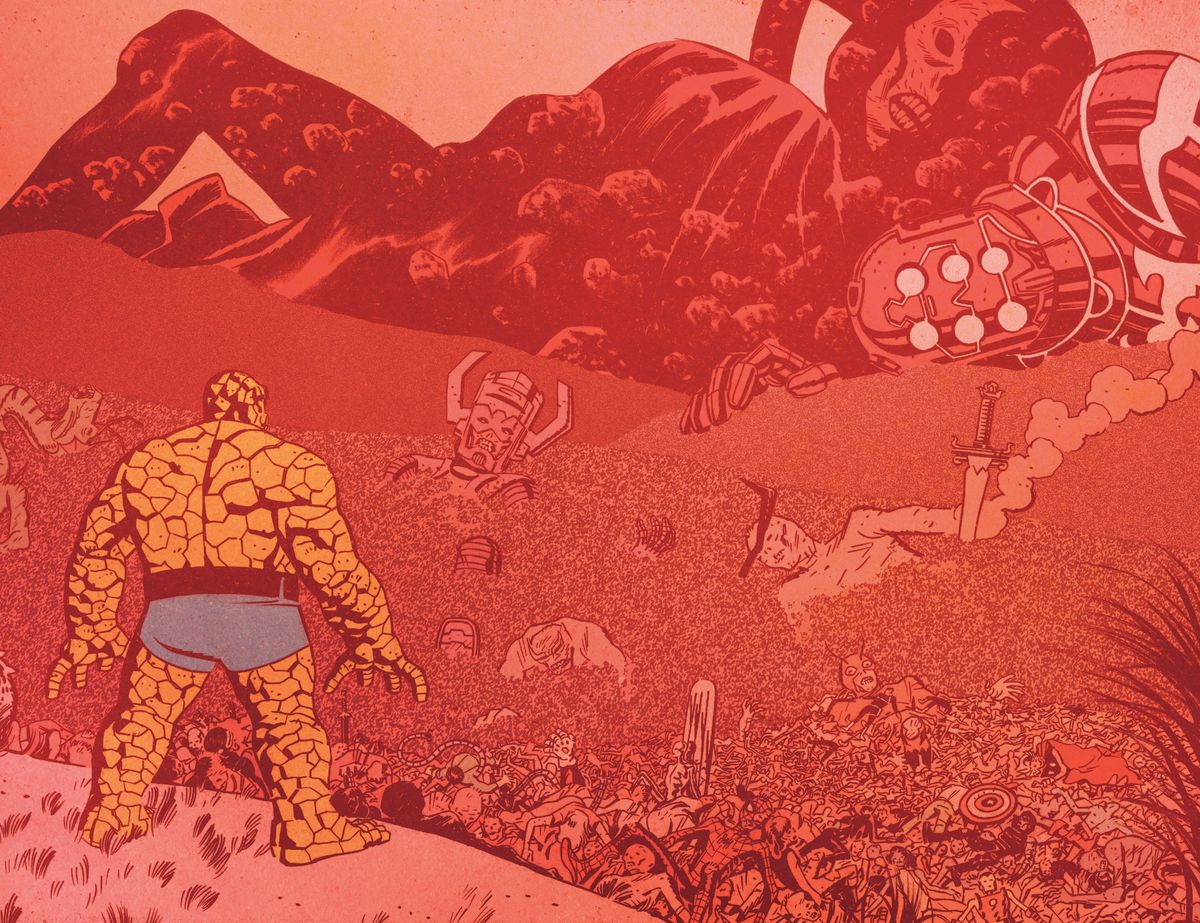 La Cosa si erge scioccata su un campo rosso pieno di quelli che sembrano essere i cadaveri di ogni entità della Marvel Unviers, tra cui Eternity, Arishem, Galactus, Surtur, Fin Fang Foom e molti altri supereroi in The Thing #1 (2021) . 