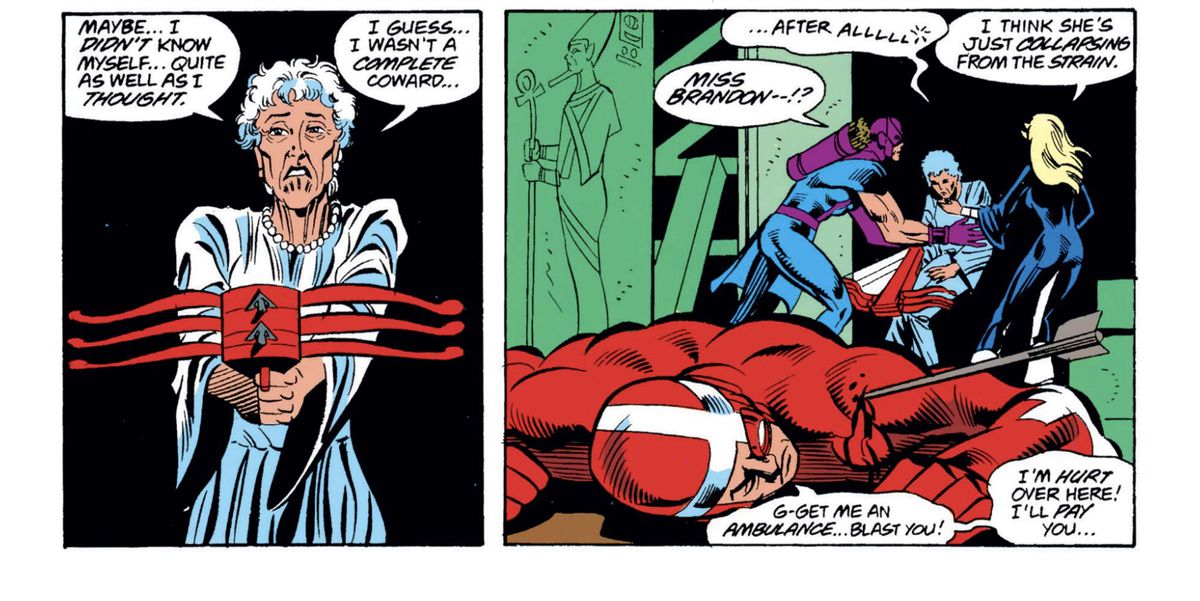 Moira spara Crossfire con una balestra in West Coast Avengers #100 (1993). 