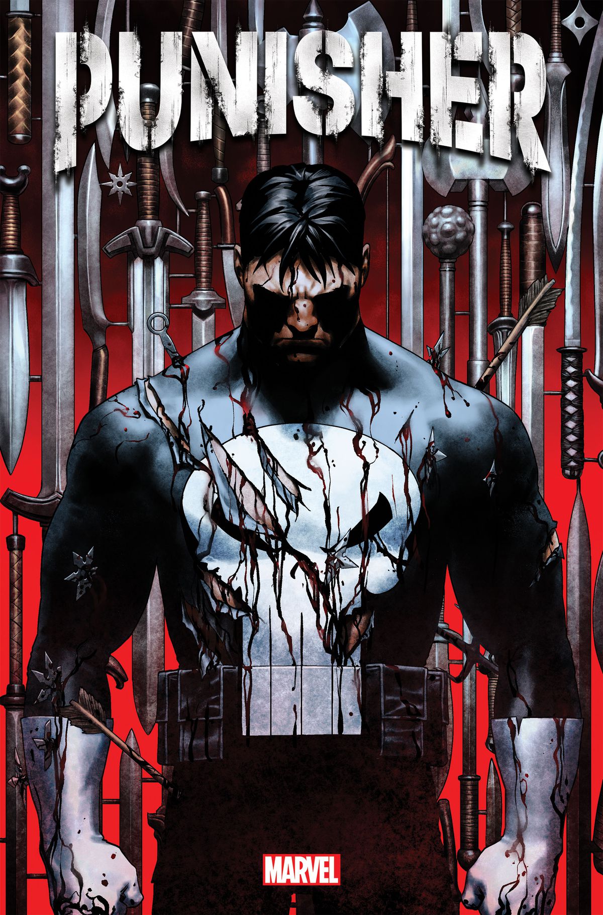 Frank Castle/The Punisher in un costume strappato e insanguinato, si trova di fronte a uno sfondo di dozzine di armi da taglio sulla copertina di Punisher #1 (2022).