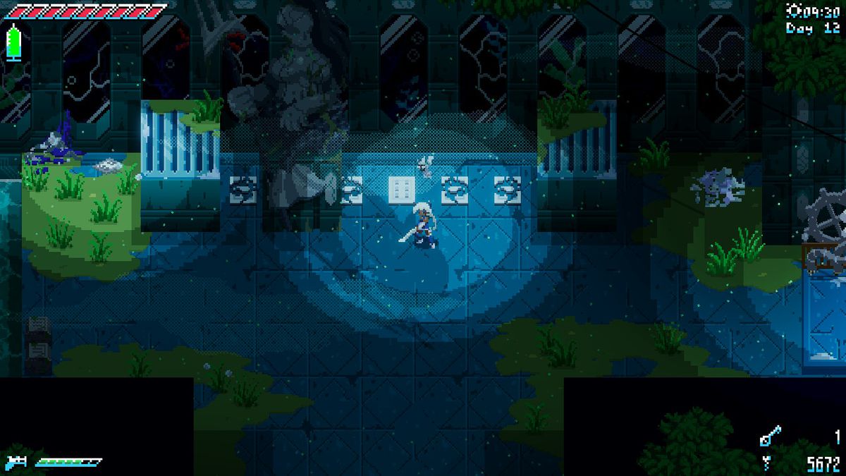 Alma si trova di fronte a un puzzle in Unsighted, un gioco con un'estetica pixel retrò.  L'area in cui si trova il giocatore ha una tavolozza di colori lunatica blu e verde.