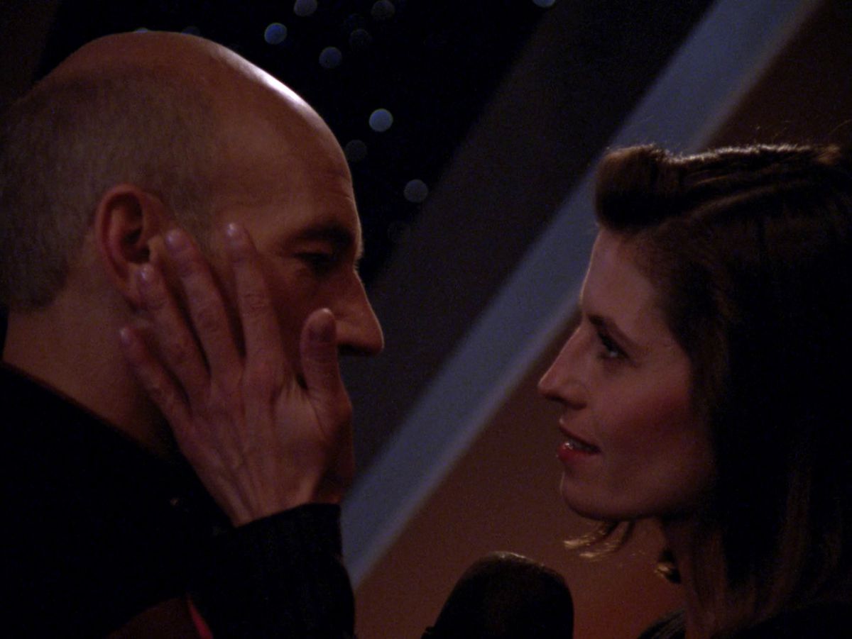 Picard lascia che la sua faccia sia trattenuta dalla sua avventura per le vacanze, Vash
