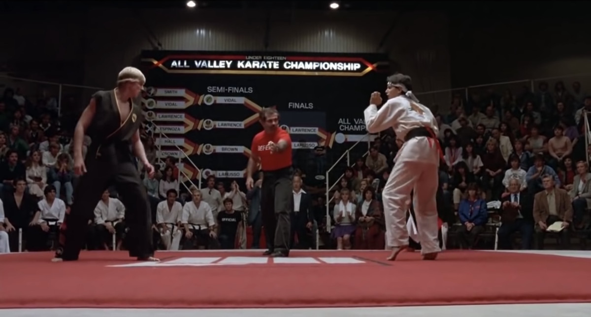 Il combattimento culminante tra Daniel e Johnny in The Karate Kid, girato dal lato del ring