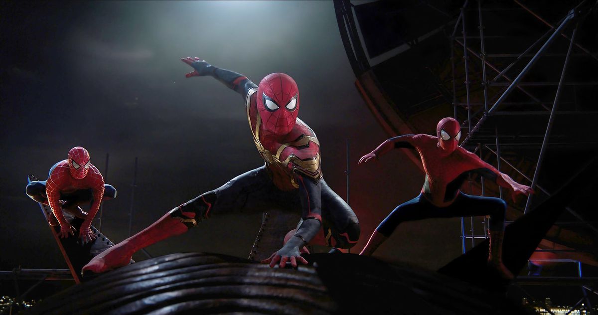 Spider-Man (Tobey Maguire), Spider-Man (Tom Holland) e Spider-Man (Andrew Garfield) in Spider-Man: No Way Home.