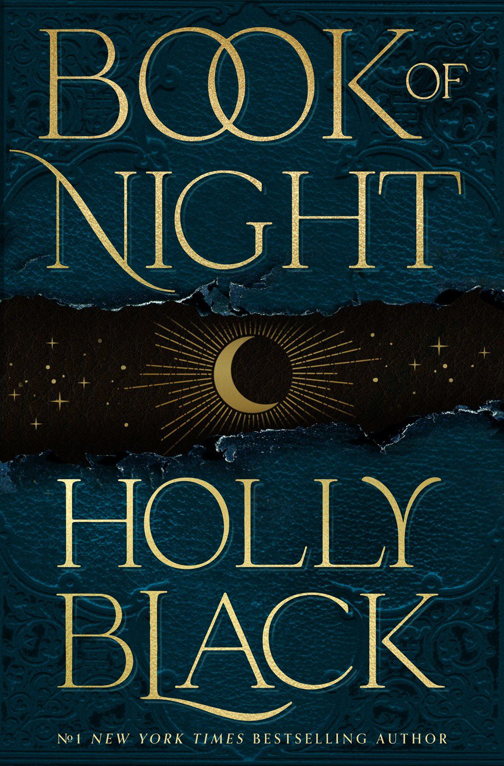 La copertina di Book of Night di Holly Black, con una mezzaluna incastonata su uno sfondo nero e blu.