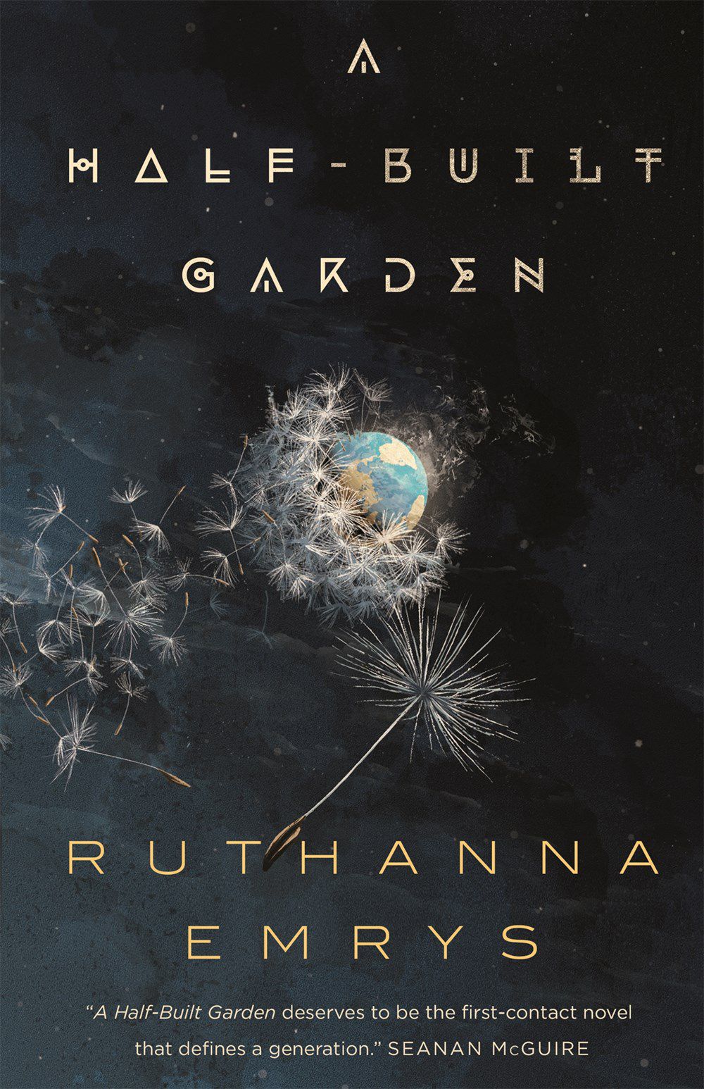 Immagine di copertina di A Half-Built Garden, che mostra la Terra in lontananza circondata da teste di semi di tarassaco.