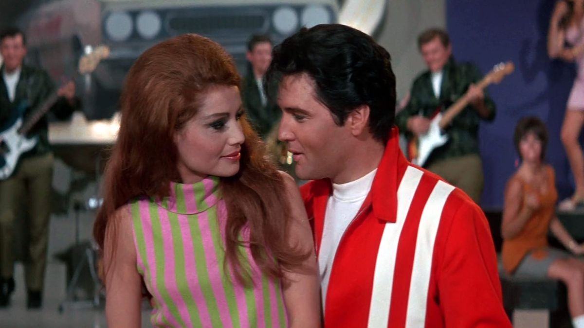 Elvis Presley e Nancy Sinatra in Speedway.