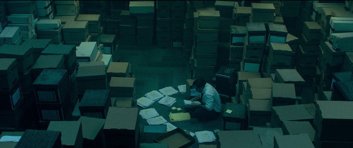 Mark Ruffalo ha suonato da pile e pile di file mentre era seduto sul pavimento in Dark Waters.