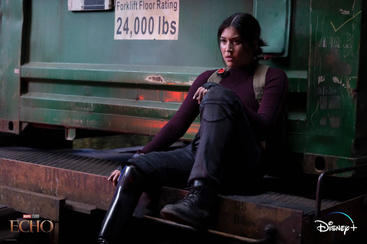 Alaqua Cox nei panni di Maya Lopez nella serie Disney Plus, Marvel's Echo.