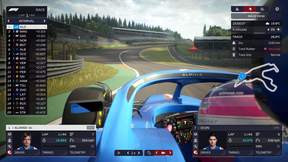 Immagine di gioco di F1 Manager 22, che vede un'Alpina che sta per salire sull'Eau Rouge a Spa-Francorchamps