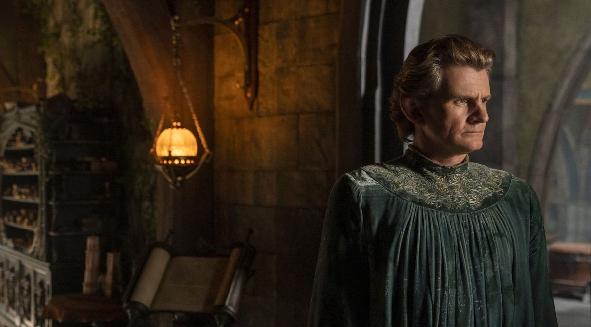 Charles Edwards nel ruolo di Celebrimbor in Il Signore degli Anelli: Gli anelli del potere.