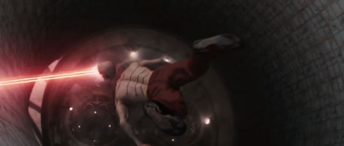 Il corpo decapitato di Deadpool cade dalla ciminiera di una centrale nucleare, i suoi laser oculari continuano a sparare in X-Men Origins: Wolverine.