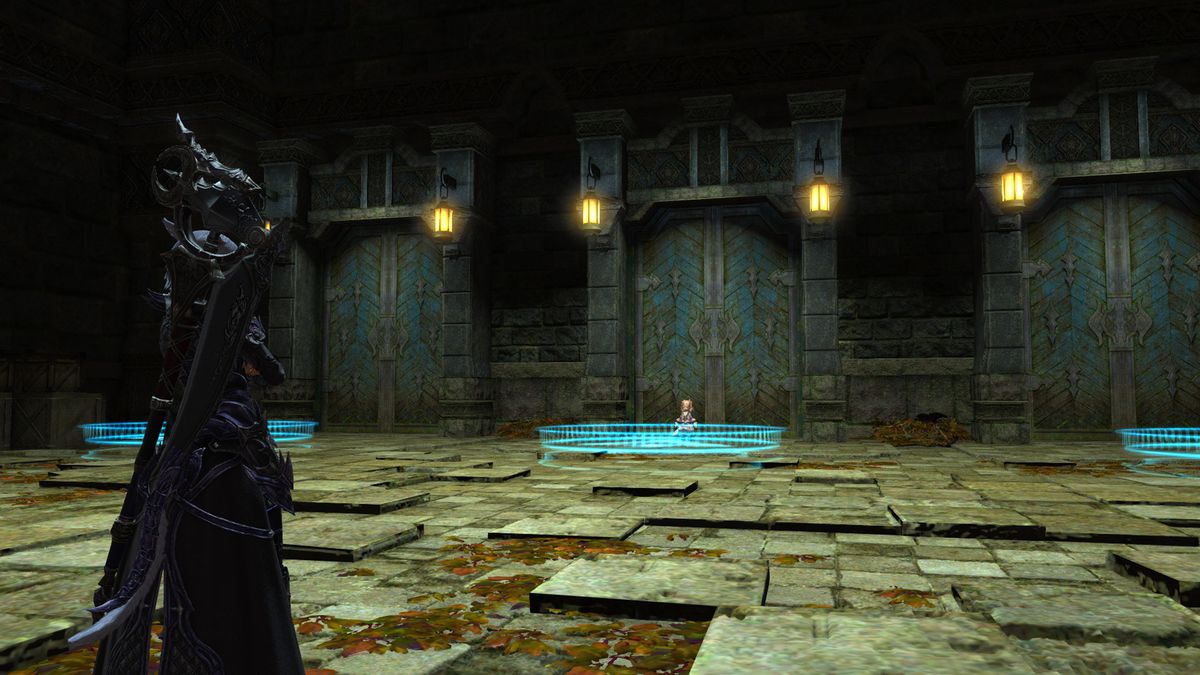 Un personaggio del giocatore guarda un muro scuro in un Variant Dungeon in Final Fantasy 14.