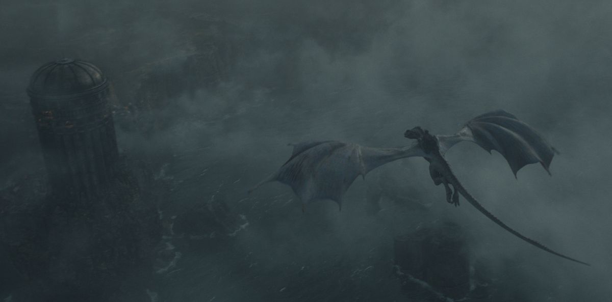   Un drago vola verso Capo Tempesta in House of the Dragon della HBO