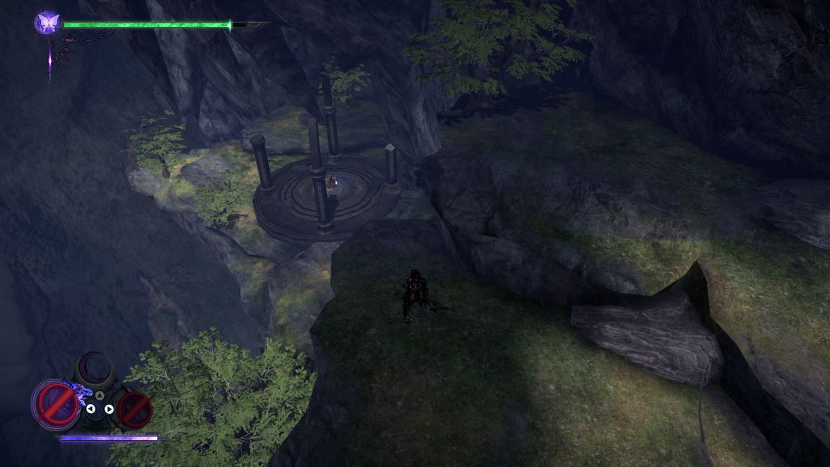 Bayonetta si trova vicino a una scogliera erbosa in Bayonetta 3.