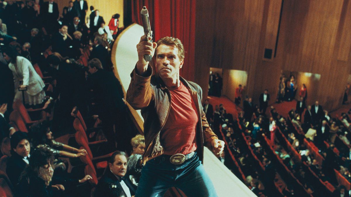Arnold Schwarzenegger nel ruolo di Jack Slater in L'ultimo eroe d'azione.
