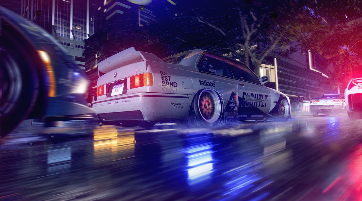 una scena di corsa notturna da Need for Speed ​​Heat