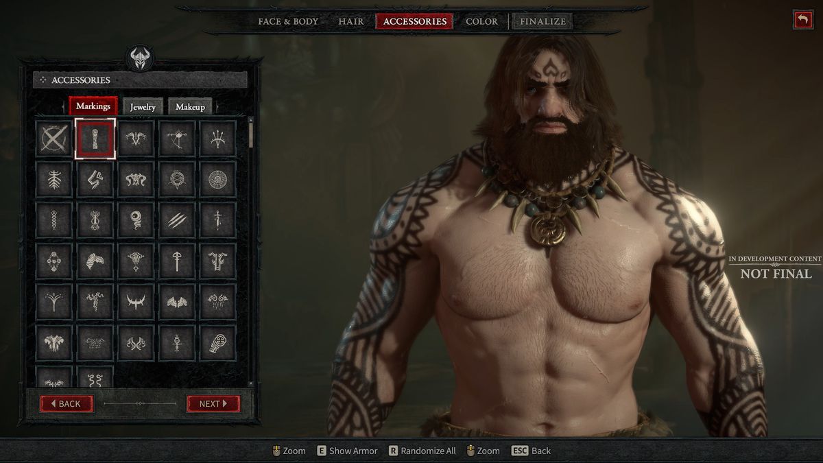 Schermata di personalizzazione del personaggio di Diablo 4 per gli accessori, che mostra una varietà di segni applicati a un barbaro barbuto e dai capelli lunghi.