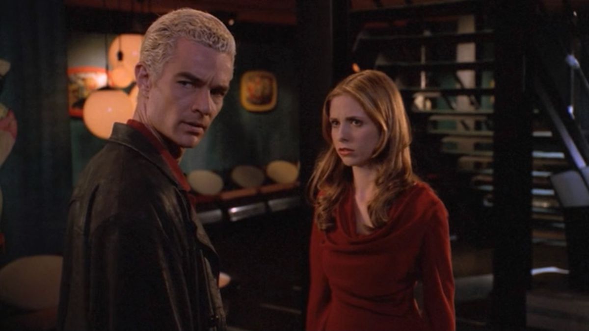 Spike e Buffy guardano indietro nell'episodio della sesta stagione 